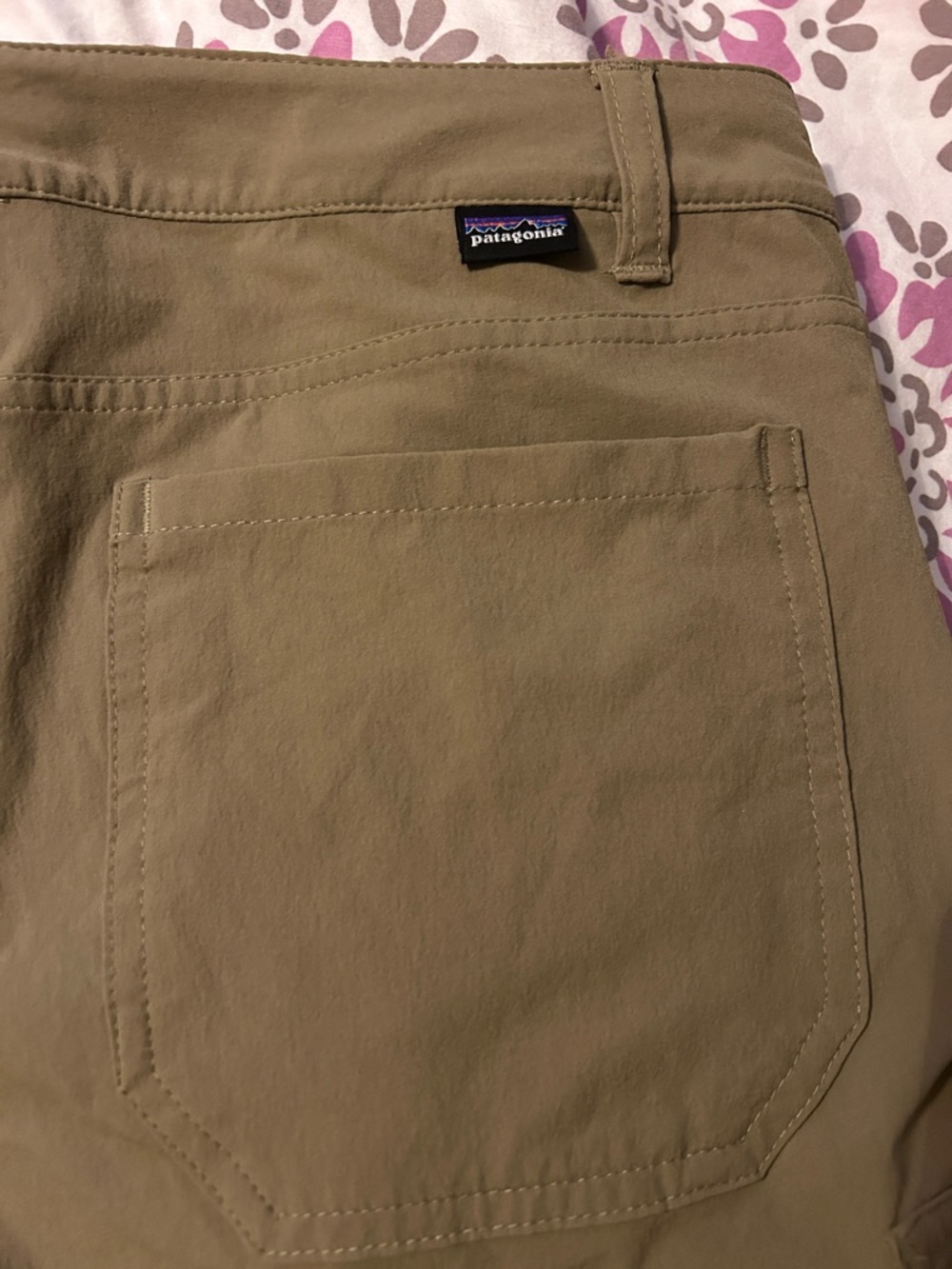 Patagonia Olive Tan Cargo Shorts for women size 10 almost new - Picture 5 of 7